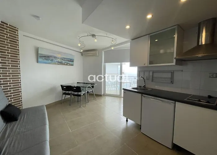 Cannes 11-6 Апартаменти *